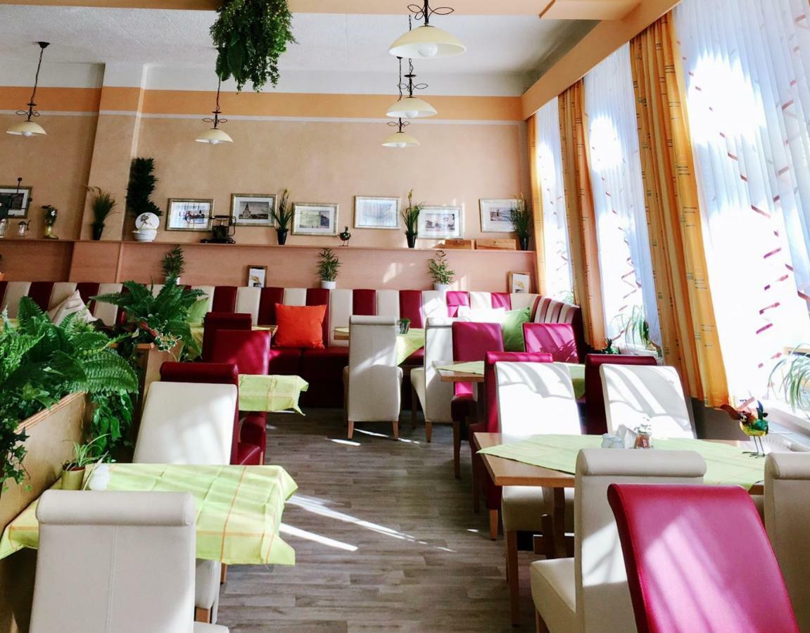 Traditionsgasthaus Goldener Loewe Riesa Restaurant & Pension Eksteriør billede