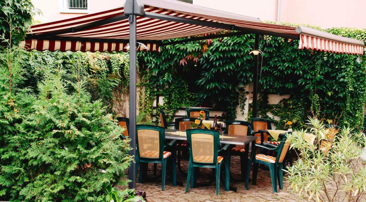 Traditionsgasthaus Goldener Loewe Riesa Restaurant & Pension Eksteriør billede